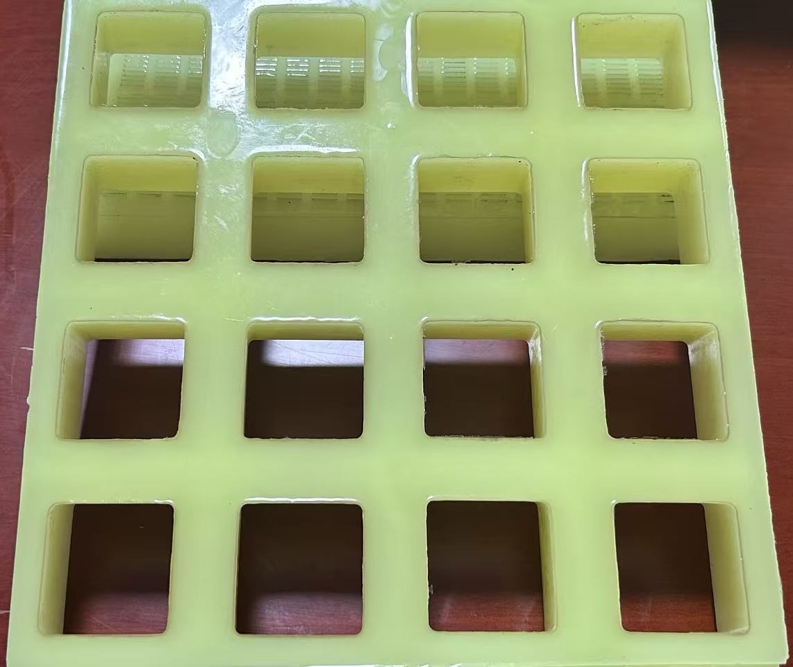 聚氨酯方孔筛网（大孔）